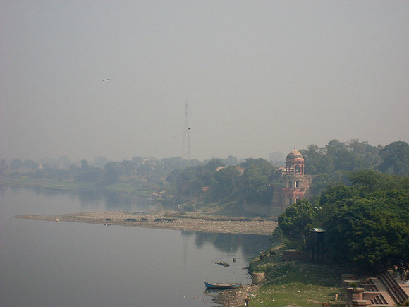 River along Taj Mahal